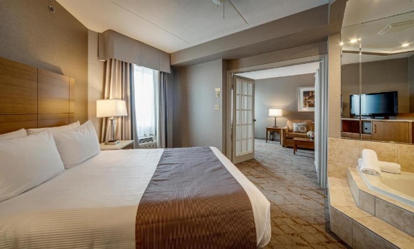 Monte Carlo Inns - Vaughan Suites image 16